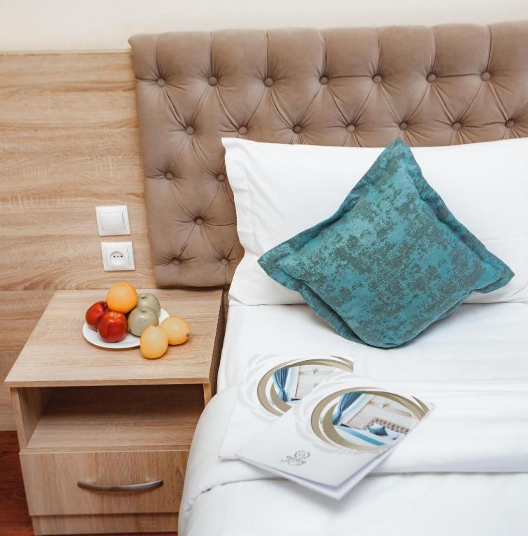 Park Hotel Al Bustan Shymkent Esterno foto