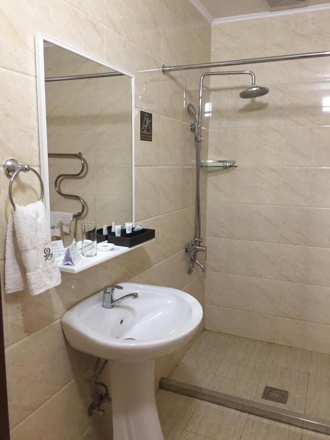 Park Hotel Al Bustan Shymkent Esterno foto