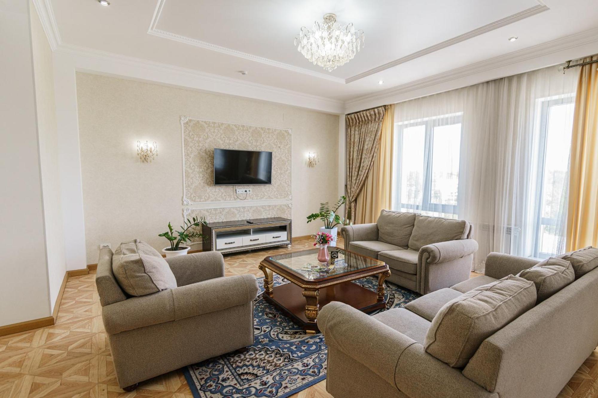 Park Hotel Al Bustan Shymkent Esterno foto