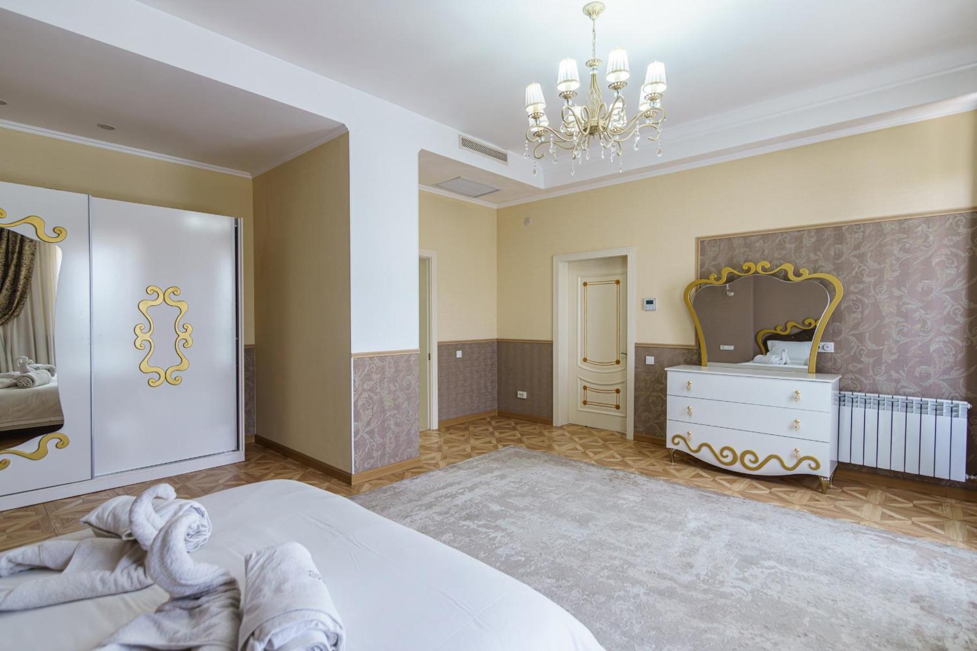 Park Hotel Al Bustan Shymkent Esterno foto